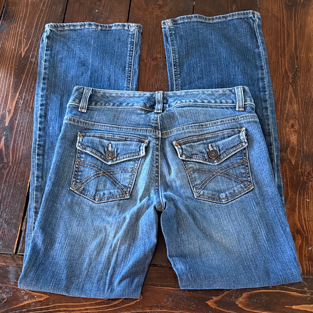 Tommy Hilfiger Women's Blue Boot Cut Jeans With Flap Back Pockets